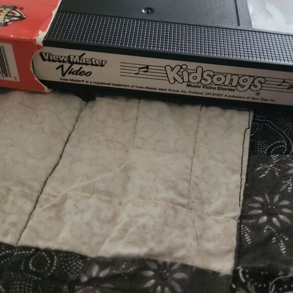 Kidsongs A Day at Old McDonald's Farm - Picture 4 of 4